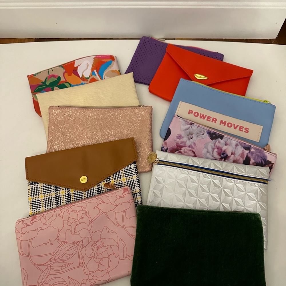 Set of 11 miscellaneous IPSY makeup bags